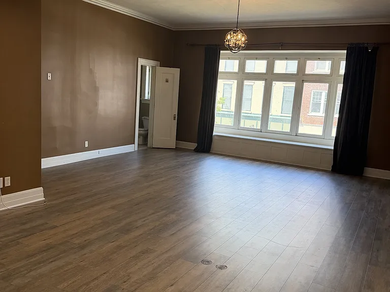 108 E Maumee St #201 — Photo 2