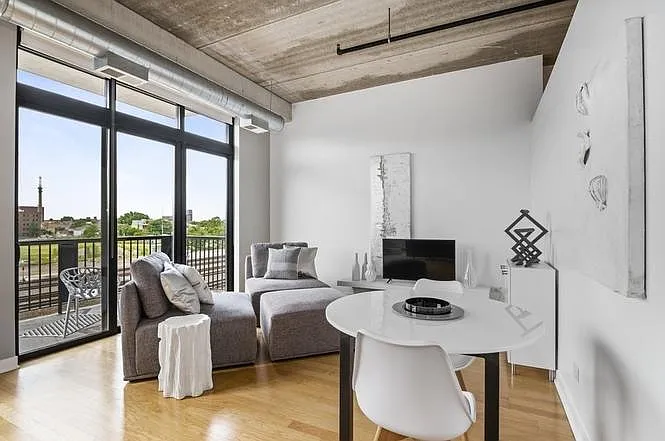 1 bed, 900 sqft, $2,350 — Photo 4