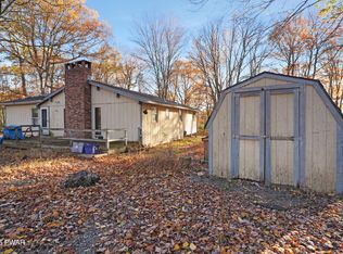 229 Lake Forest Dr, Dingmans Ferry, PA 18328