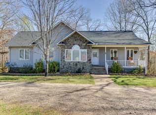 717 Praters Creek Rd, Pickens, SC 29671