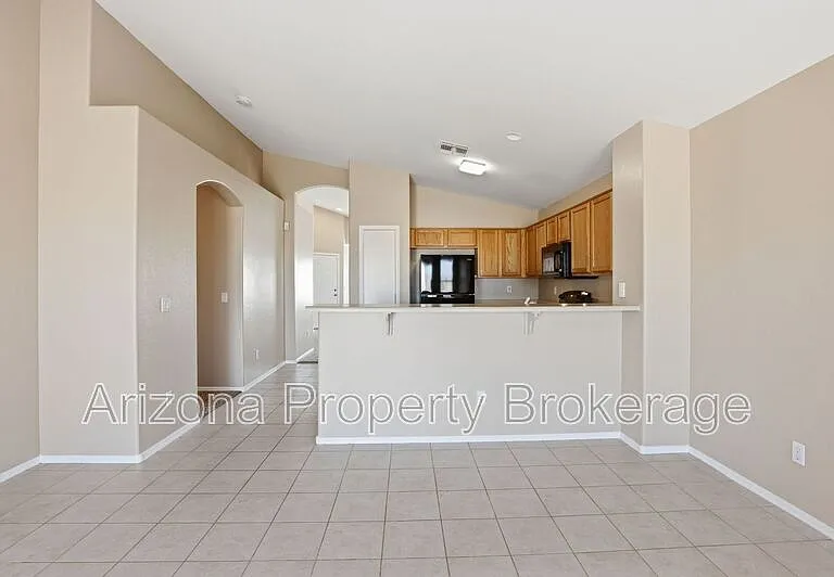 8118 N 112th Ave — Photo 9