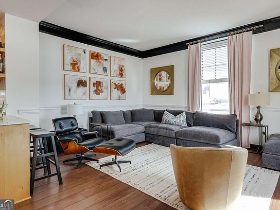 3rd image of 247 Washington St #504