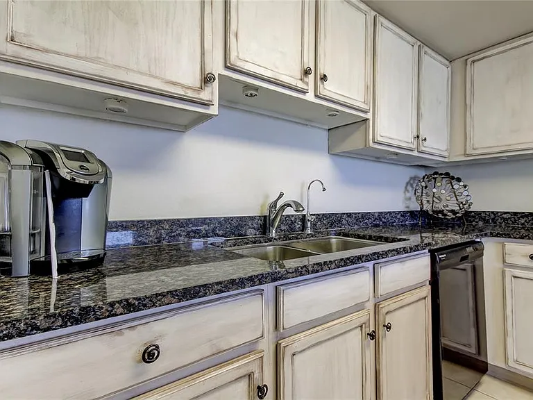 880 Mandalay Ave #601 — Photo 24