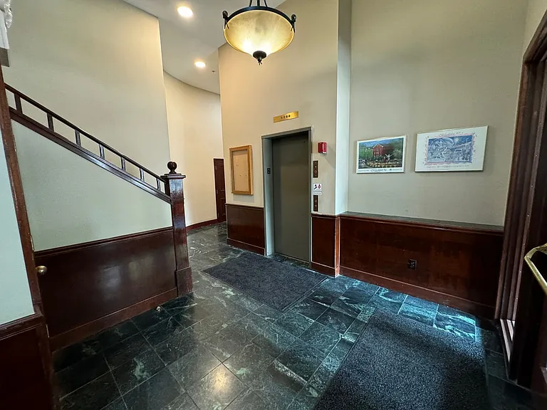 535 Main St #17 — Photo 2
