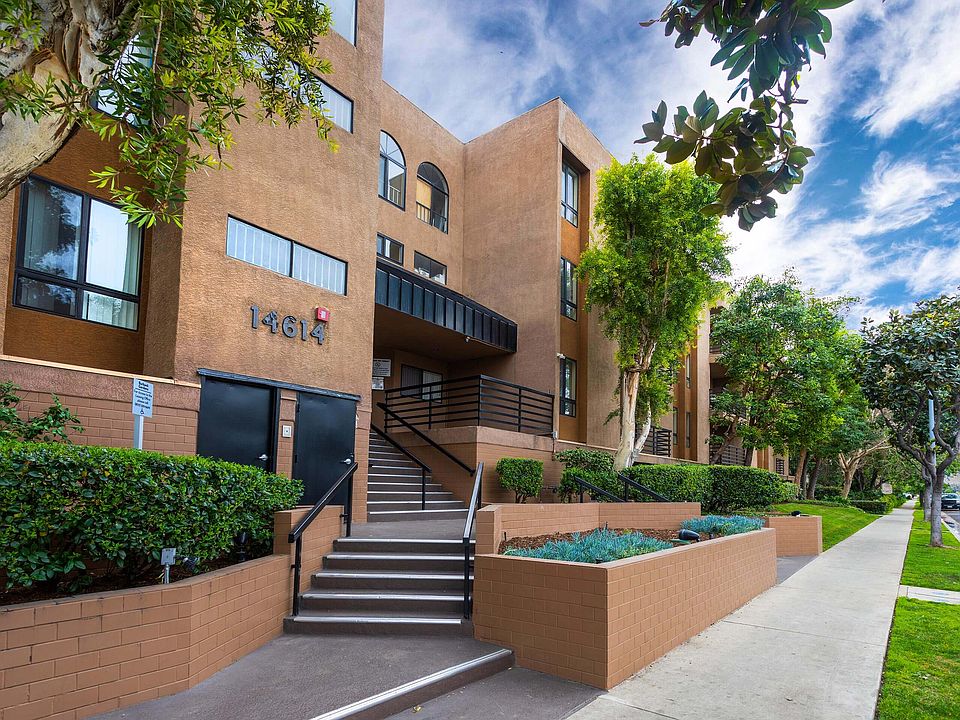 1st image of 14614 Burbank Blvd APT 206