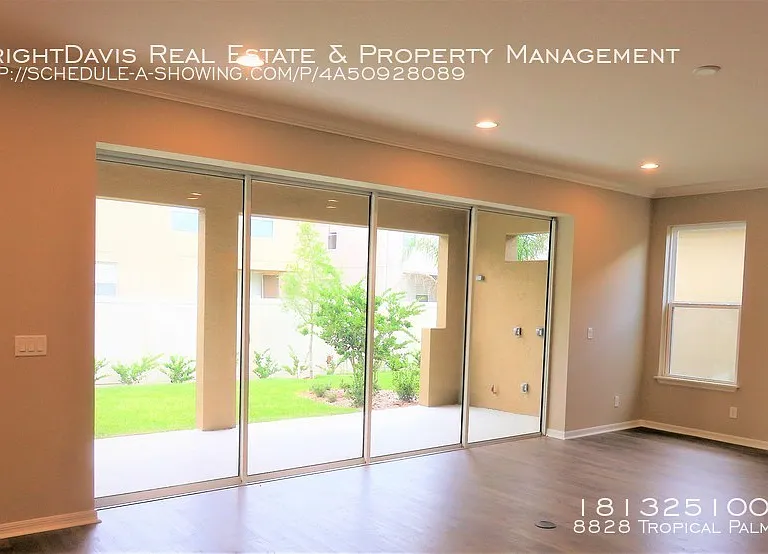 8828 Tropical Palm Dr — Photo 4