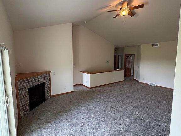 4th image of 611 Sturges St