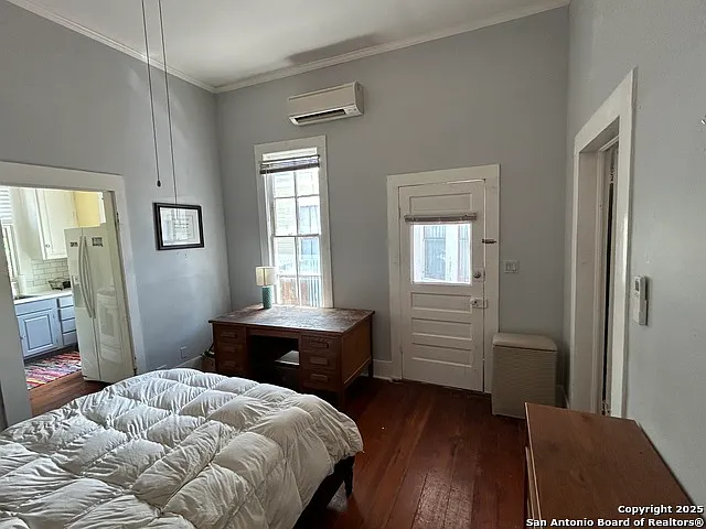 203 Devine St #2 — Photo 6