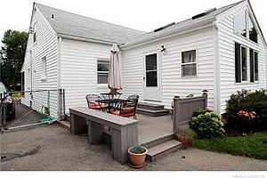 3rd image of 137 Dwyer St