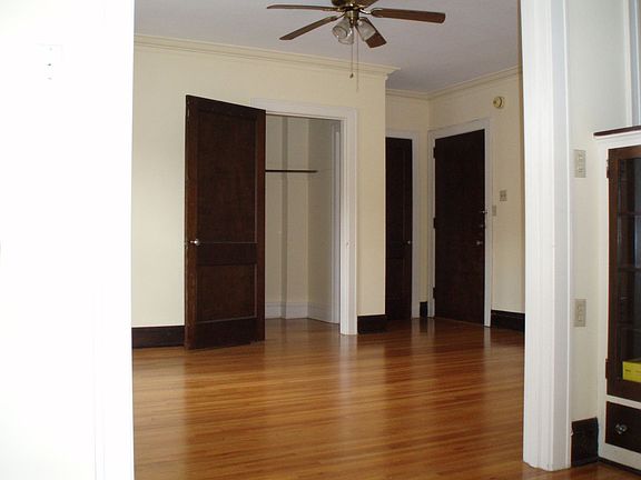 2nd image of 2829 Park Ave APT 202