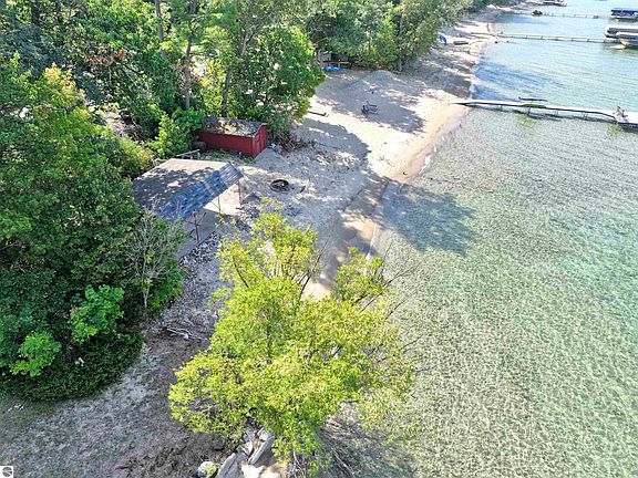 2nd image of 8696 Peninsula Dr