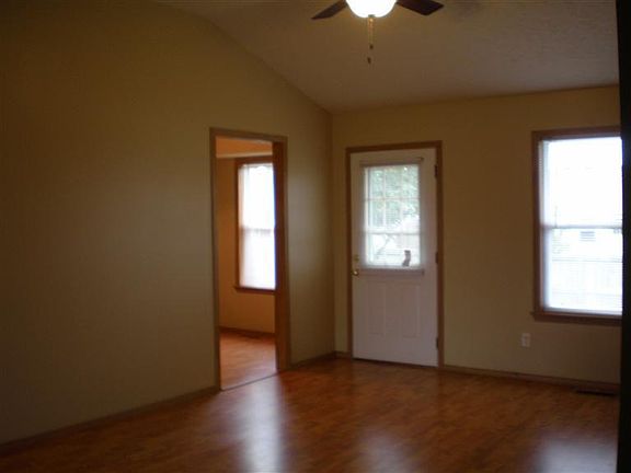 2nd image of 1023 N Hutchinson Ave