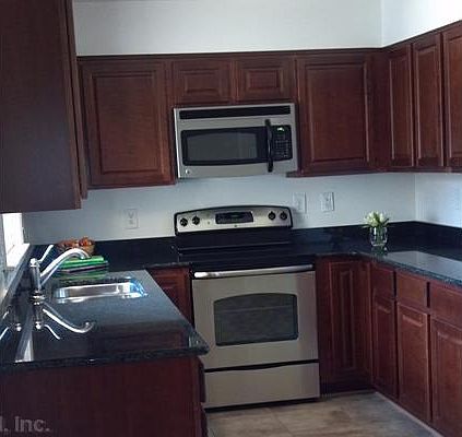 4th image of 3139 Humboldt St