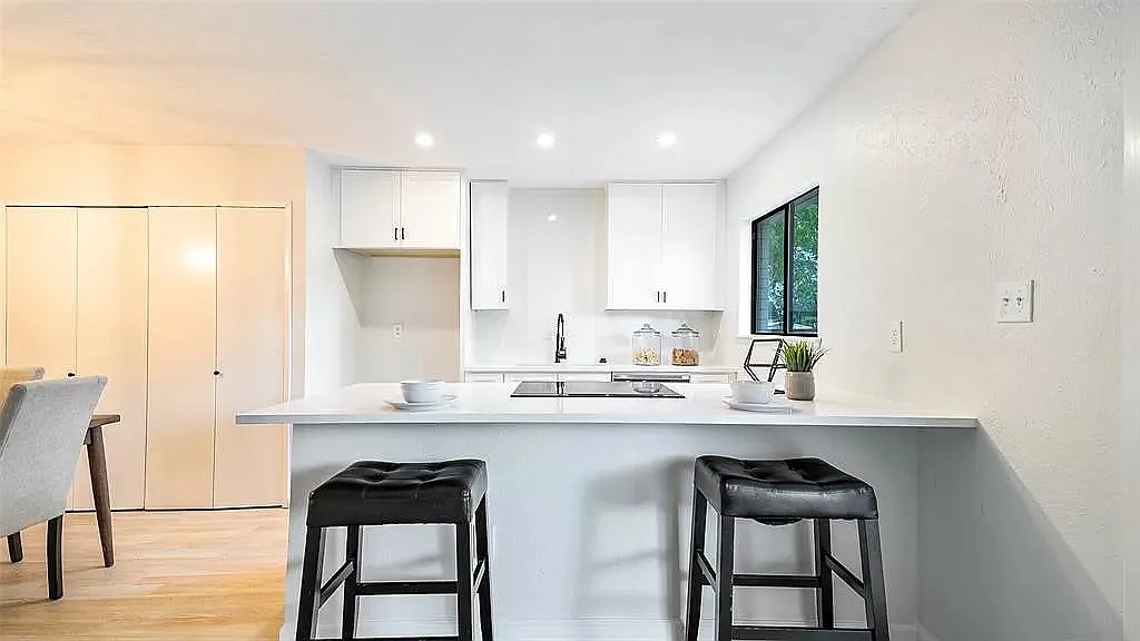 3 bed, 1501 sqft, $2,399 — Photo 1