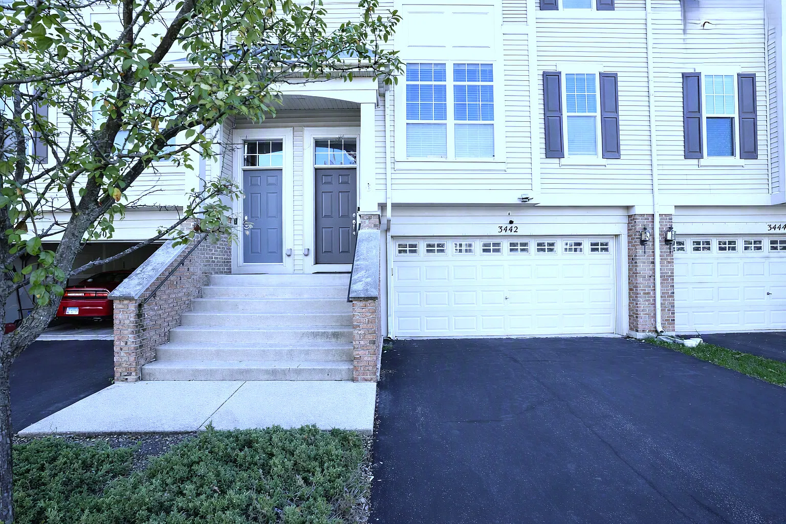 3 bed, 2.5 bath, 1730 sqft, $2,800 — Photo 3