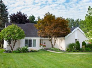 29464 Shenandoah Dr, Farmington Hills, MI 48331