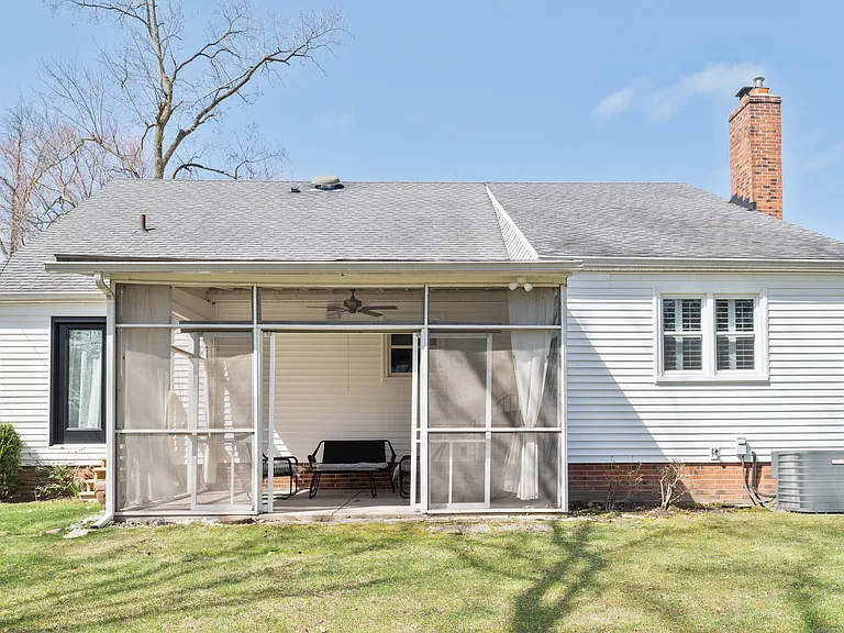 389 Lake Park Dr — Photo 32