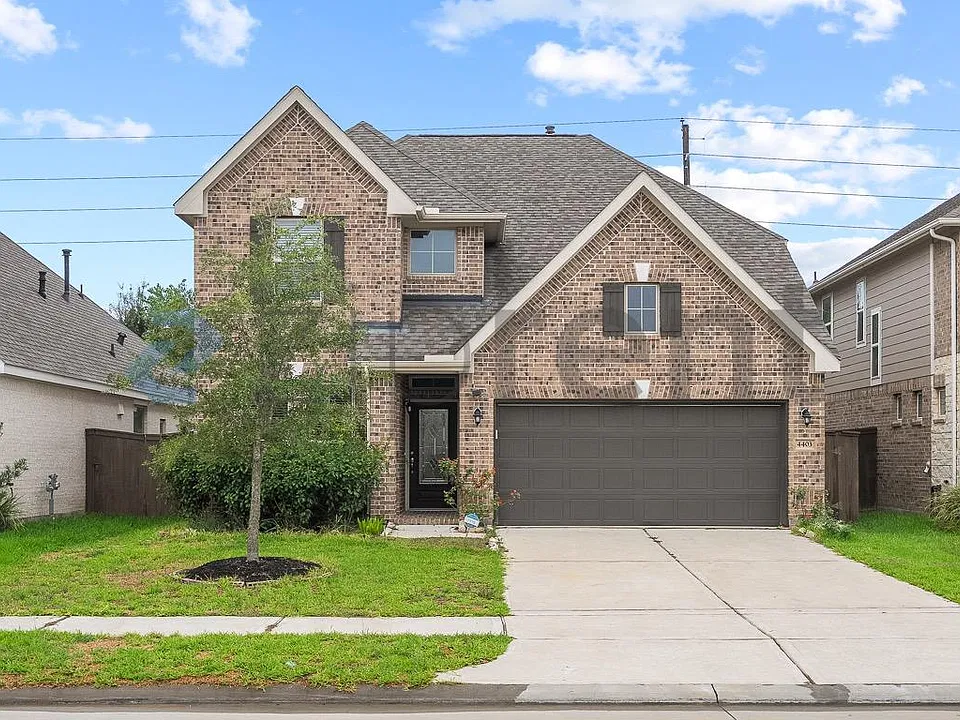 4403 Pale Fox Ln
