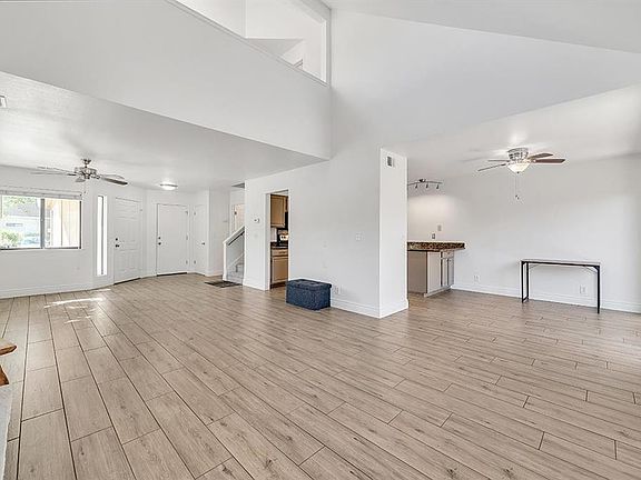 5th image of 17083 Creekside Cir