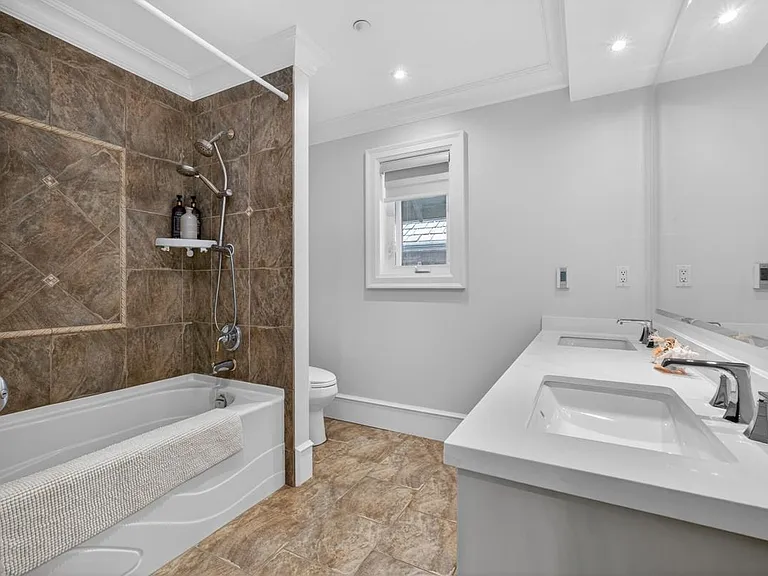 1912 W 36th Ave — Photo 24
