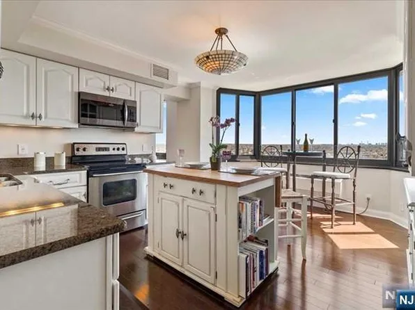 316 Prospect Ave APT 10E, Hackensack, NJ 07601