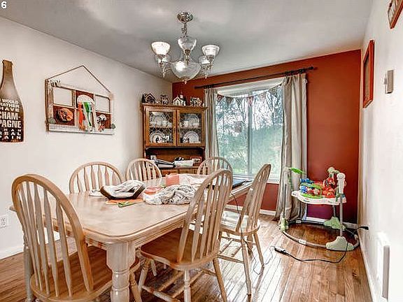 3rd image of 1711 Foxtail Cir