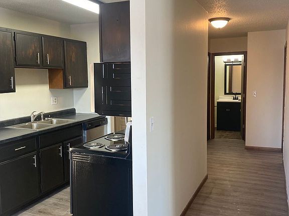 2nd image of 201 Southwood Dr #7
