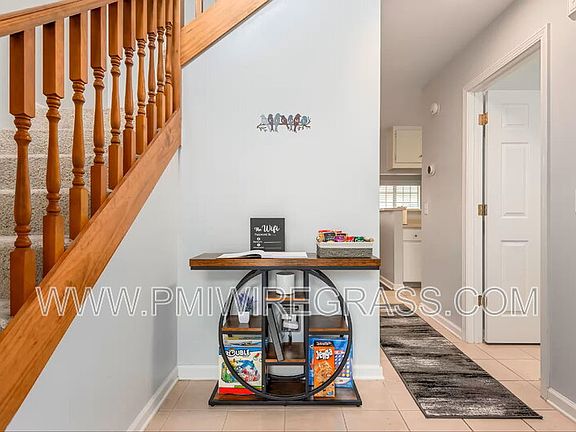 4th image of 208 Foxchase Ln