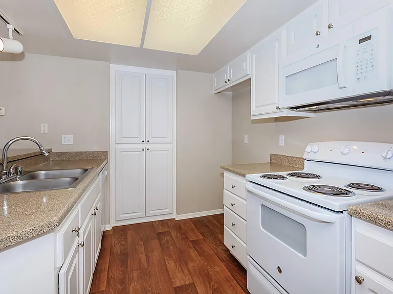 Wood Canyon Villas — Photo 14