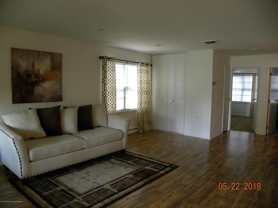 1st image of 534A Dartmoor Ct #100A