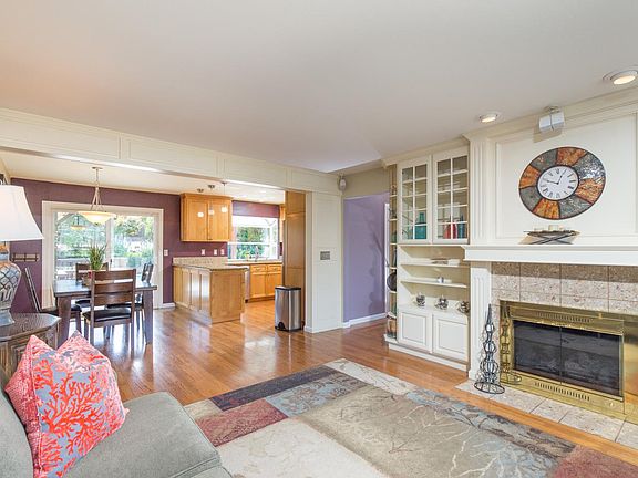 3rd image of 17291 Lake View Dr