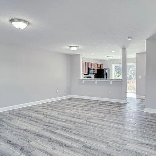 3 bed, 2.5 bath, 1428 sqft, $1,770 — Photo 3