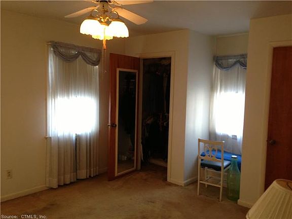 5th image of 512 Anderson Ave