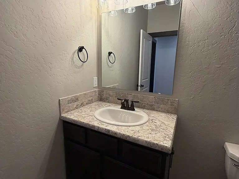5810 Midland Ln — Photo 20