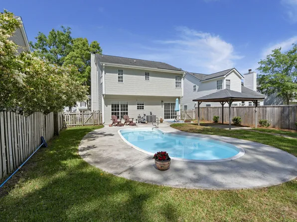 132 E Hartwick Ln, Goose Creek, SC 29445