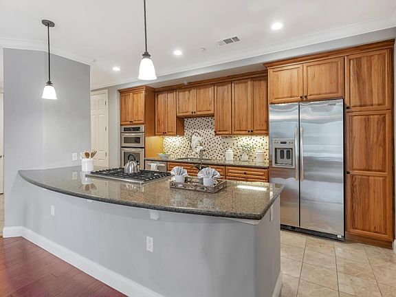 5th image of 2881 Meridian Ave Unit 247