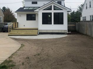 117 W 21st St, Holland, MI 49423