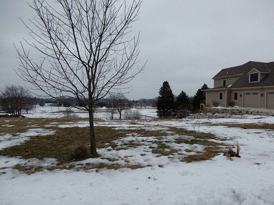 1st image of N52W21455 Golfview Dr
