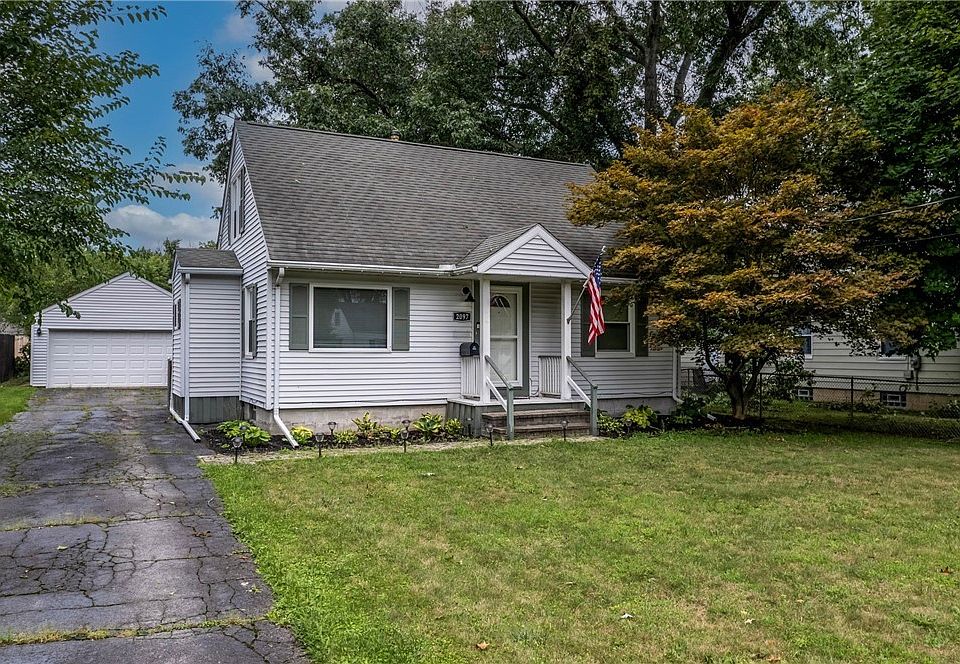 1st image of 2097 Montclair St NE