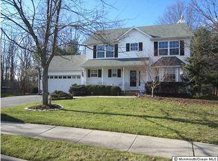 39 Carolyn Ct, Eatontown, NJ 07724