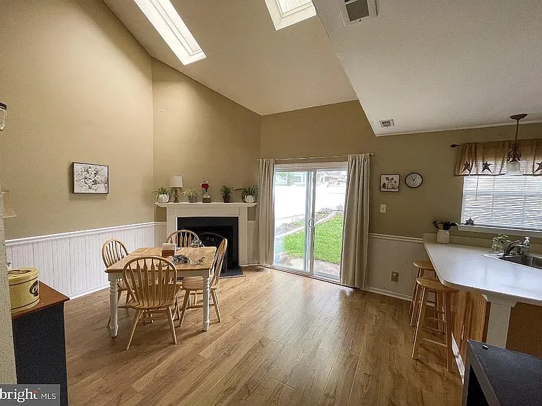 23 Park Side Dr — Photo 7