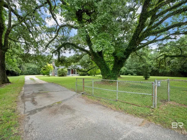 105 N Dobson Ave, Bay Minette, AL 36507