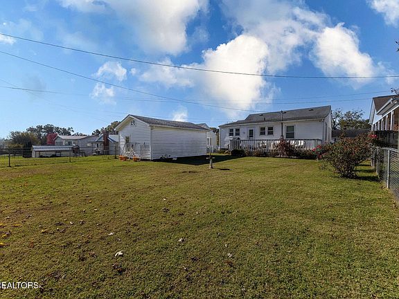 5th image of 109 Lee Dr
