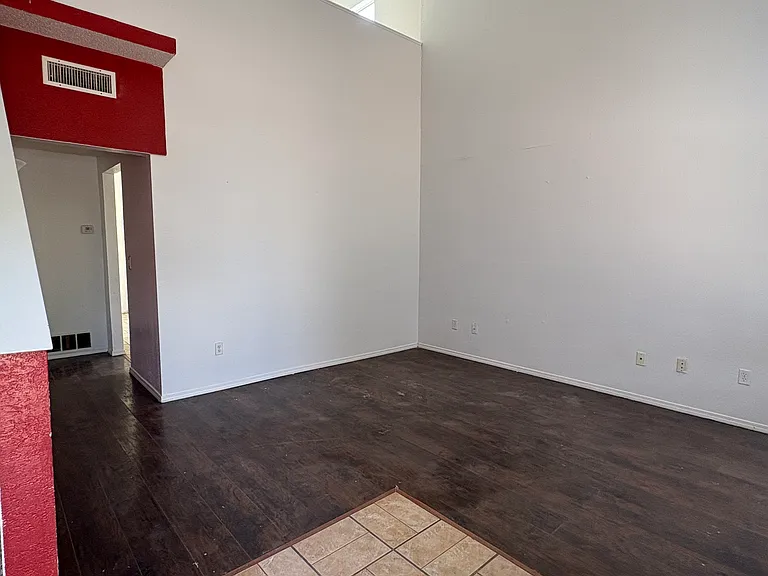 Desert Wind Dr — Photo 3