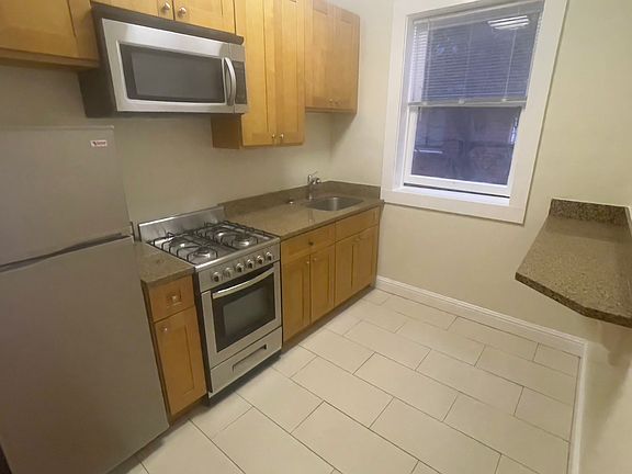 5th image of 1246 Bush St APT 4