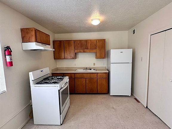 2nd image of 3800 Flora Vista Ave SW #9