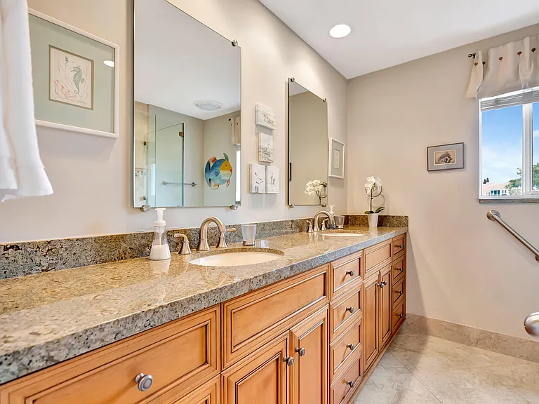 2704 Captains Way — Photo 30