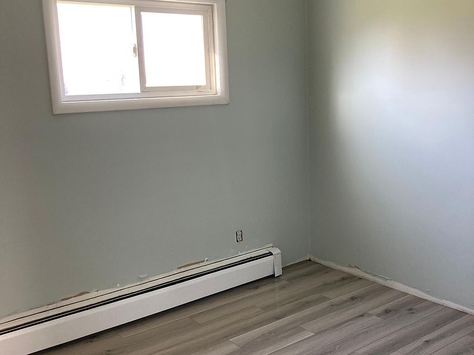 2nd image of 27 White St #1