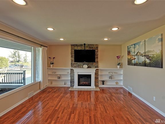 5th image of 1025 N Park Dr