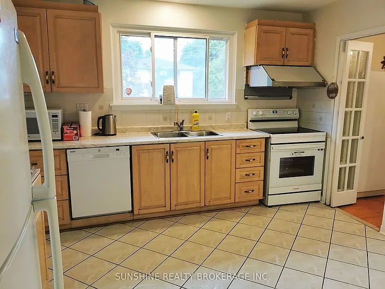 70 Southdale Dr — Photo 8